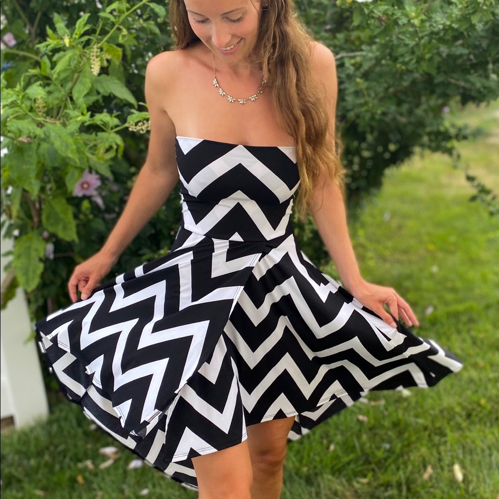 Small black and white strapless dress